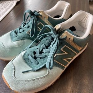 EUC New Balance 574. Size 9.5